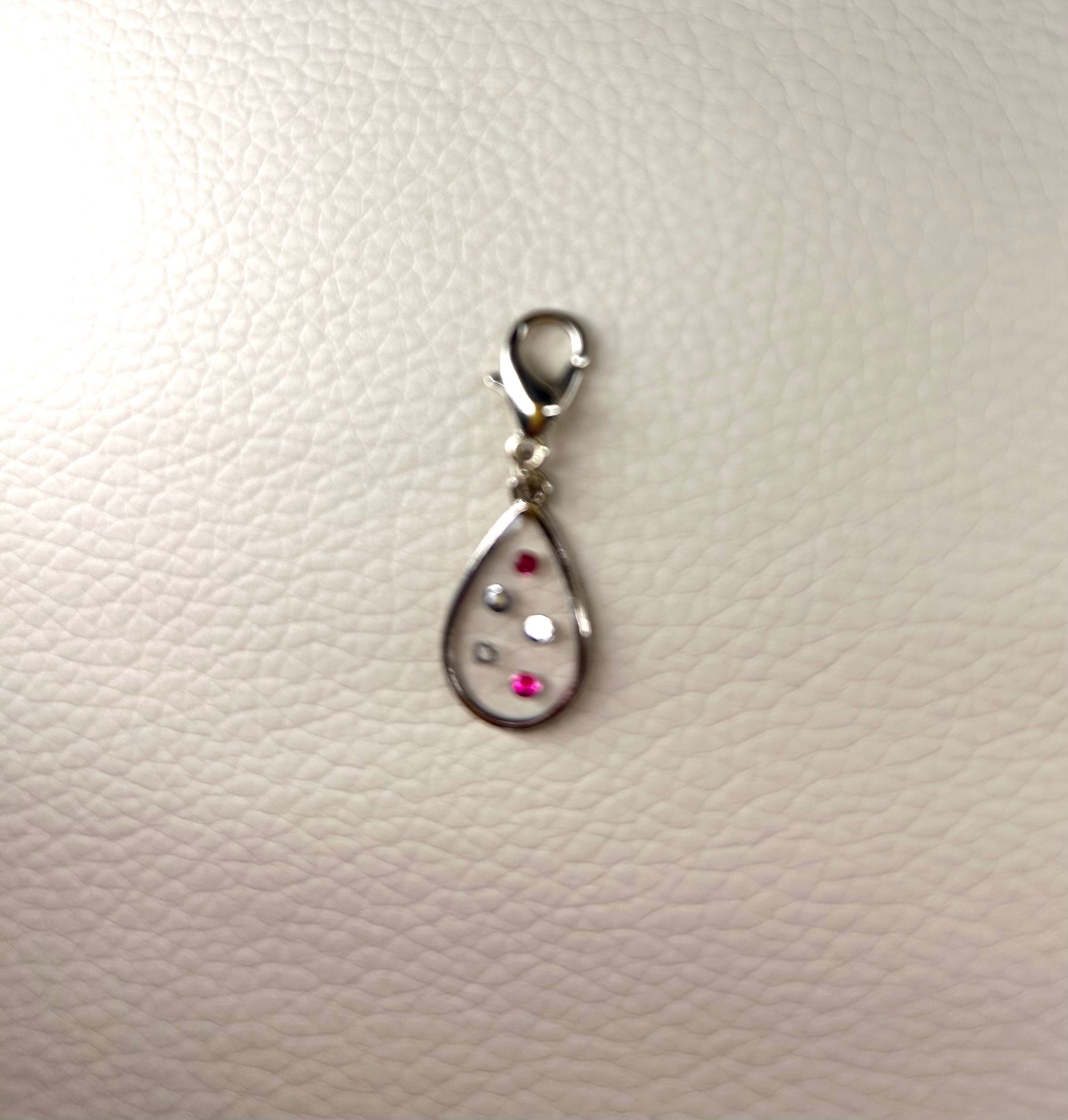 Charm Diams en Résine — Breloque artisanale