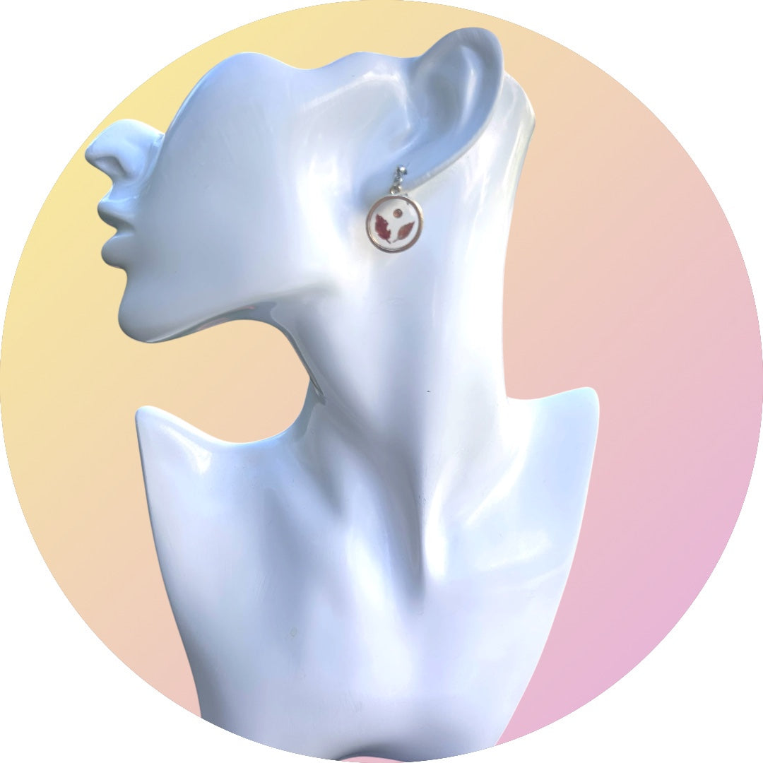 Boucles d'Oreilles Feuilles en Résine — Nature & Élégance
