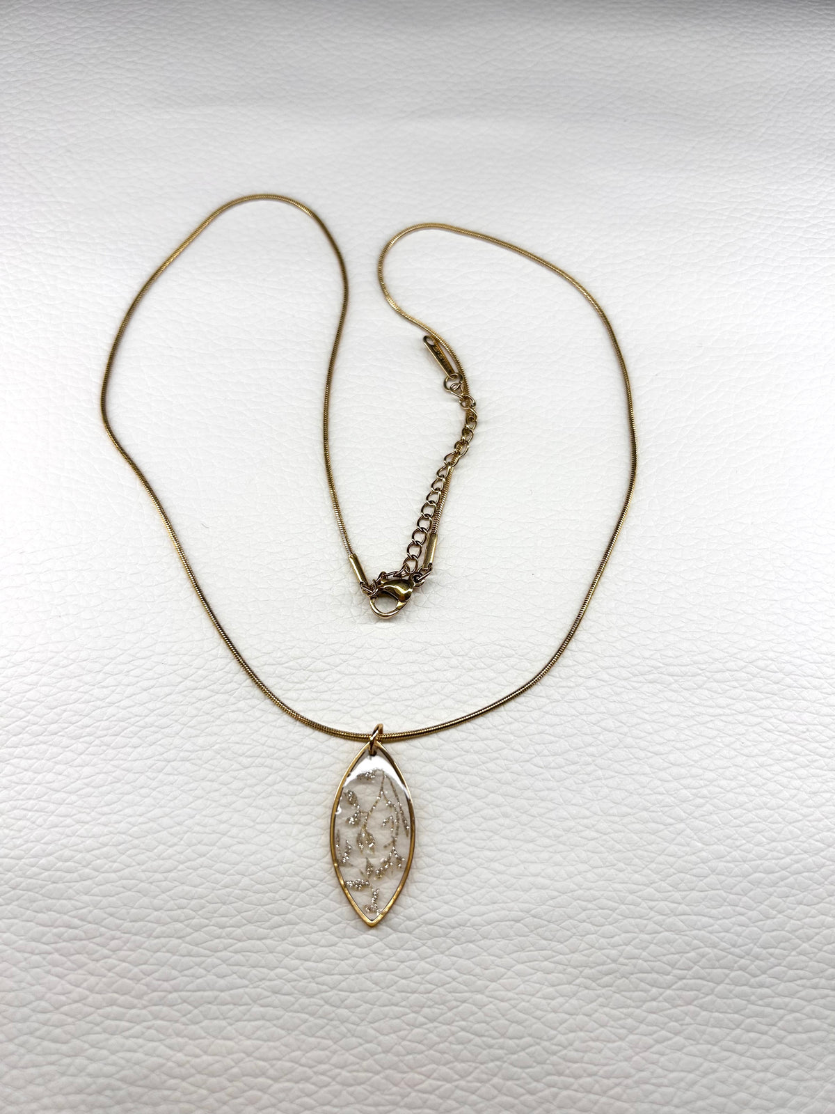 Collier Artifice en Résine — Éclats & Fête artisanal