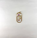 Pendentif Rose Poudrée en Résine — Douceur & Féminité