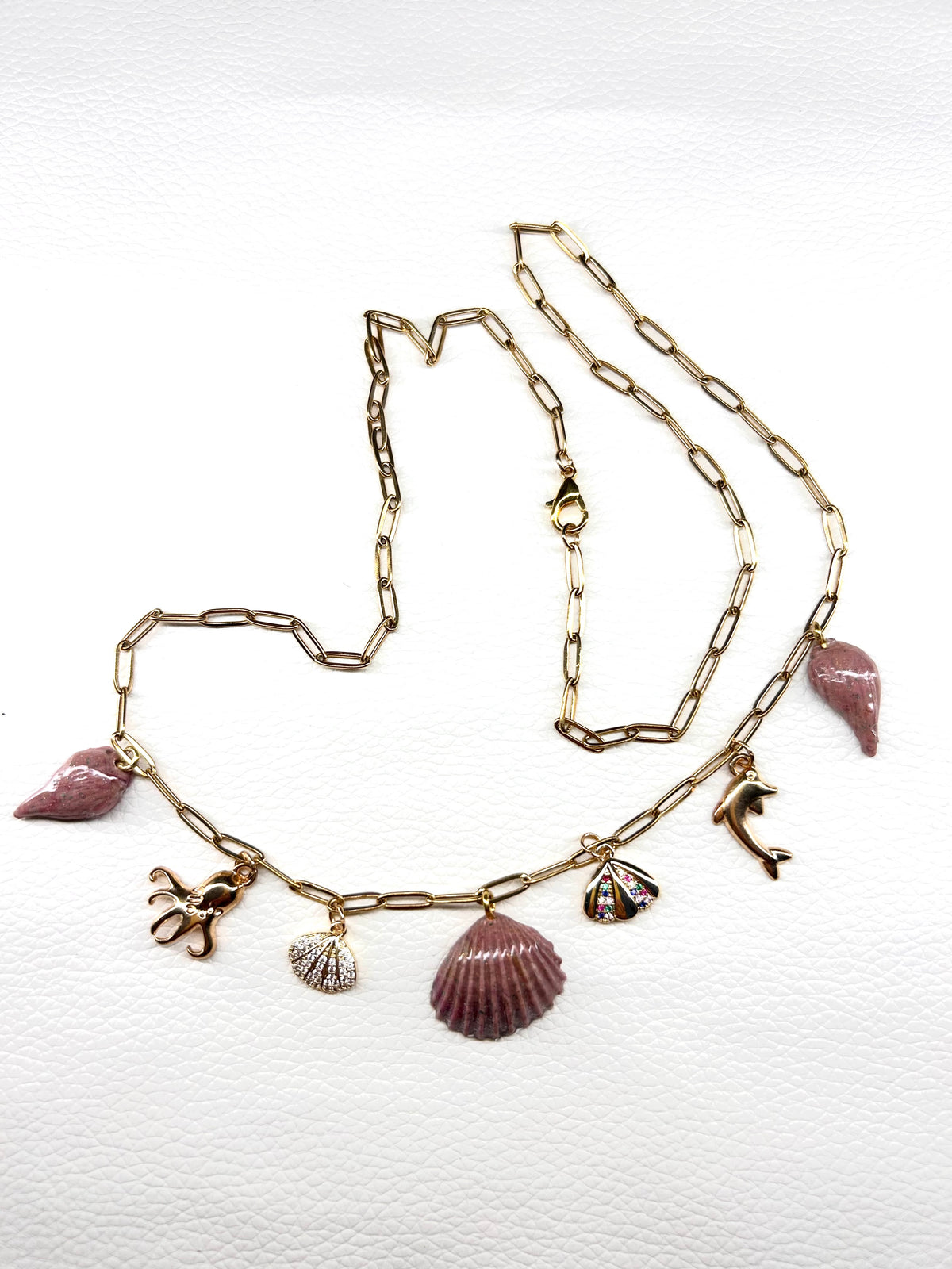 Collier Breloque Coquillage Violet en Pâte Polymère — Artisanal