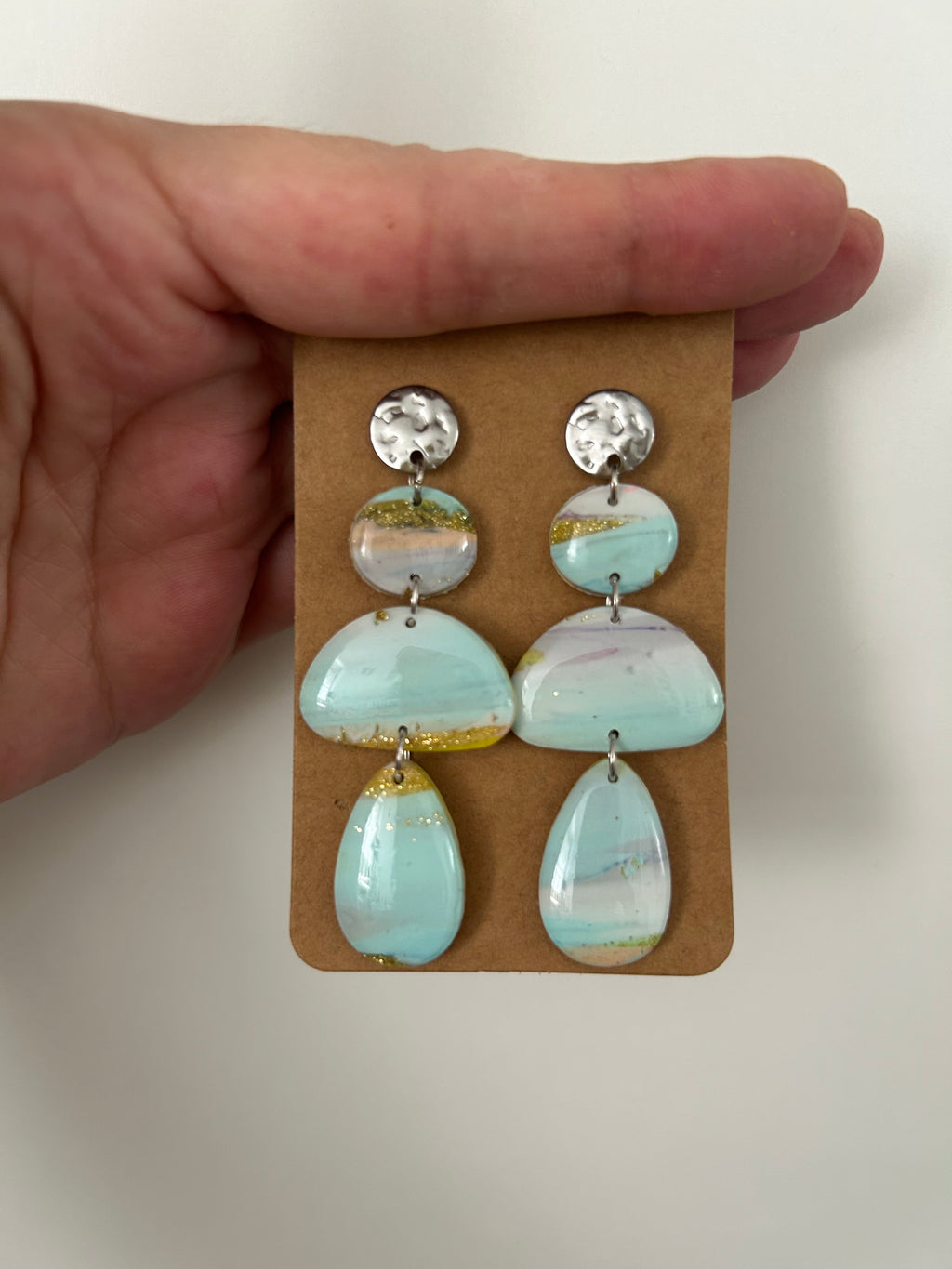 Boucles d'oreilles Galets Bleus en Pâte Polymère — Artisanales