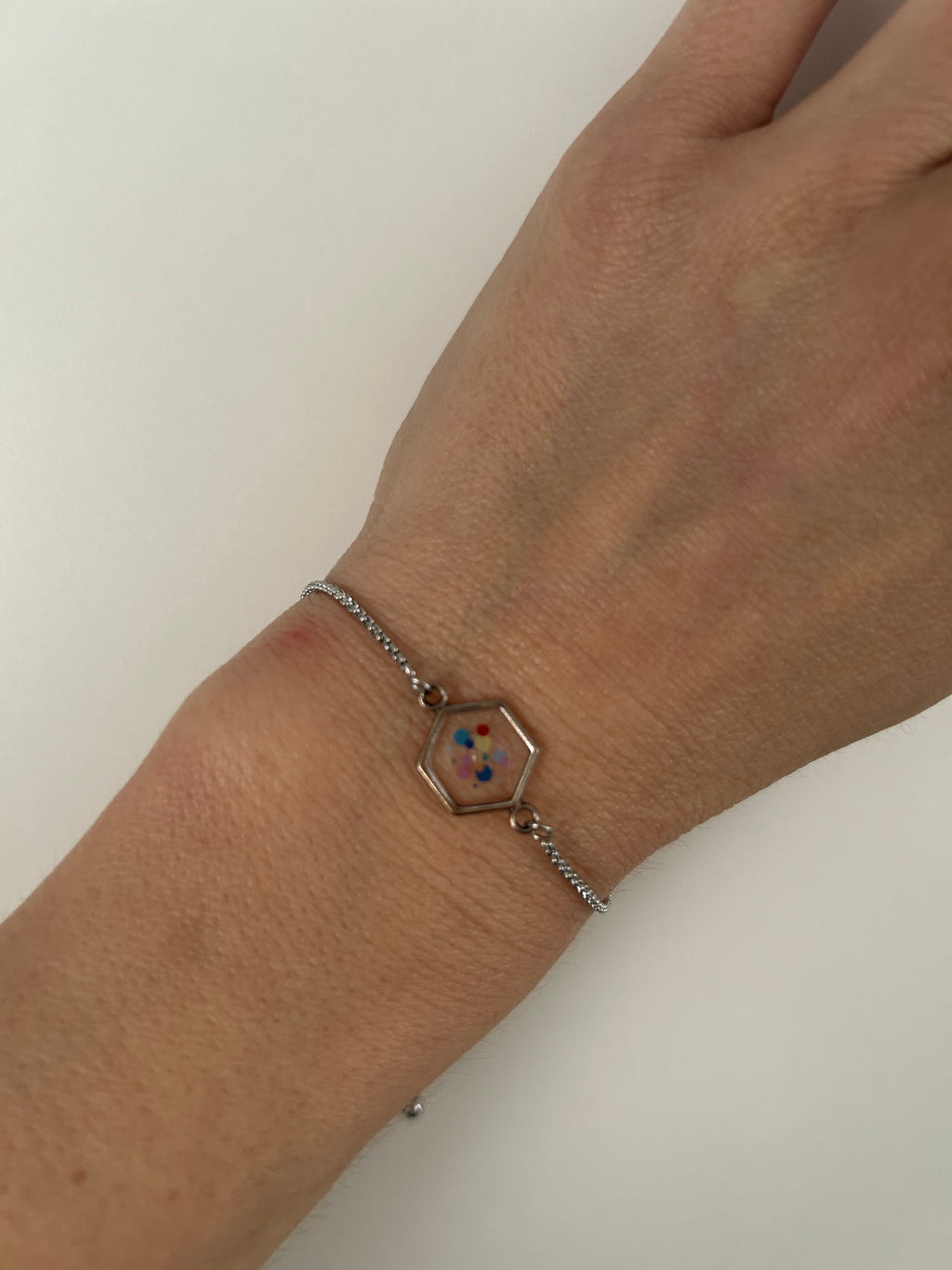 Armband Konfetti aus Kunstharz — Verstellbare Kette