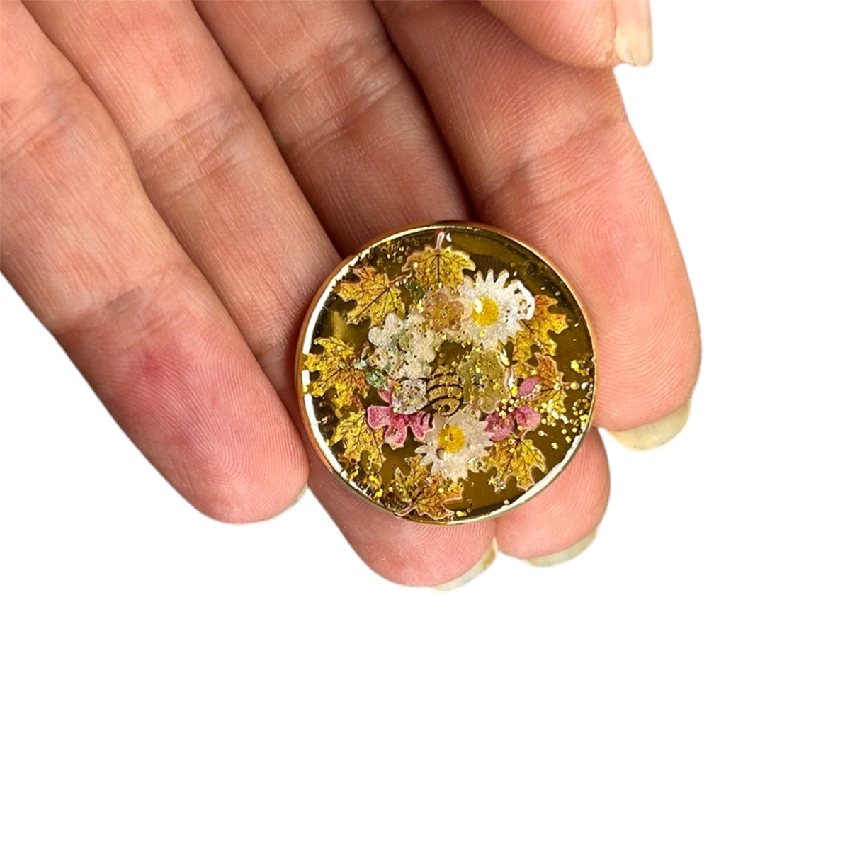 Broche Jardin Doré & Abeille en Résine — Fleurs séchées artisanale
