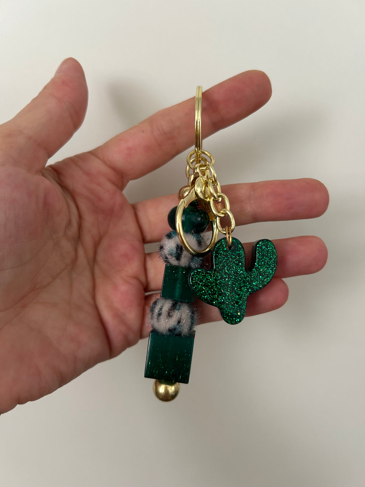 Schlüsselanhänger Kaktus aus Kunstharz – Handgefertigtes Accessoire