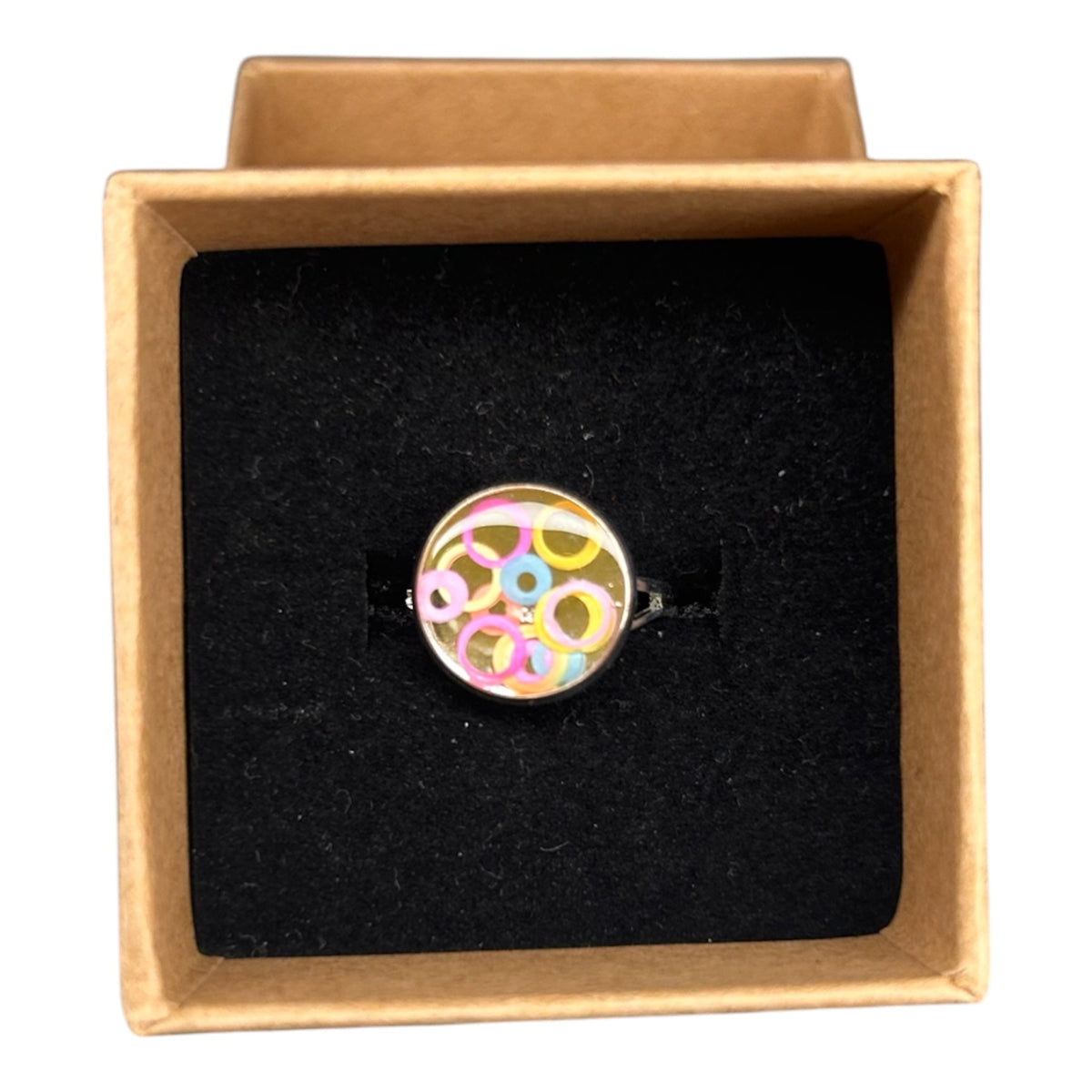Bague Réglable Confettis Pastel en Résine — Artisanale