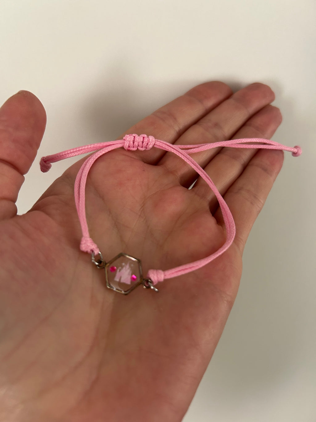 Disneycastle — Verstellbares Kordelarmband & Harz
