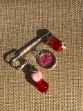 Épingle Octobre Rose – Perles & Médaillon en Résine