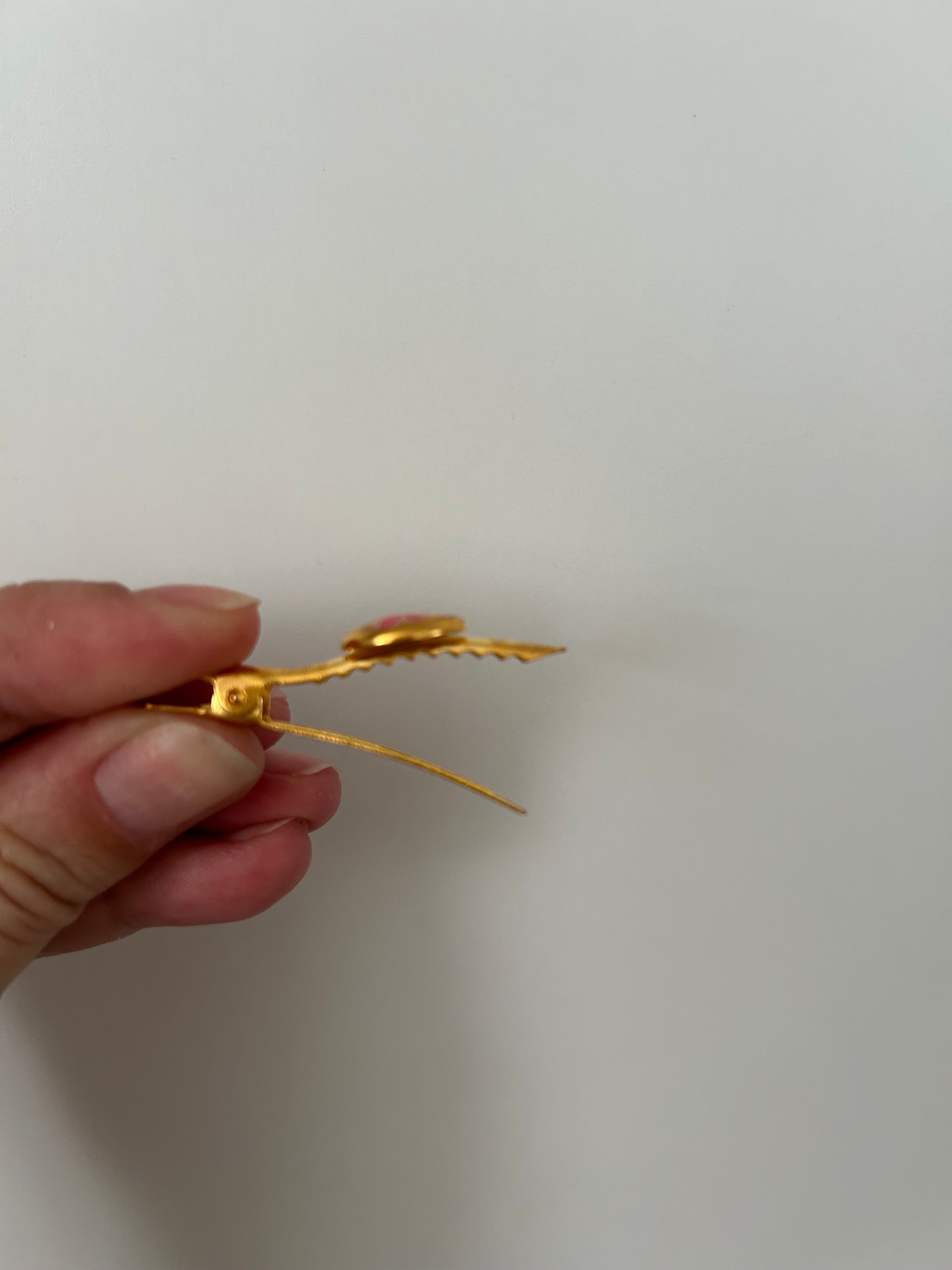 Barrette Croco Flamant en Résine — Accessoire artisanal