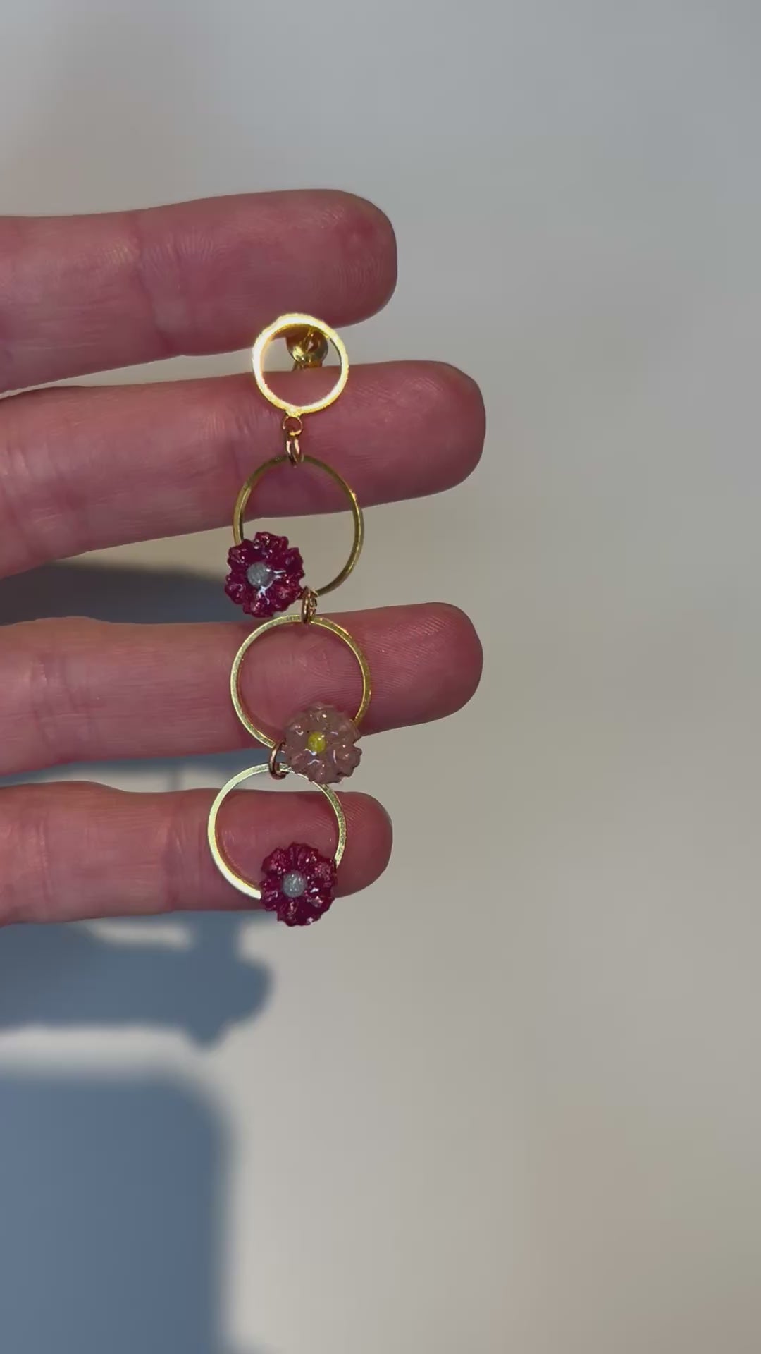 Créoles Fleur en Pâte Polymère — Boucles d'oreilles artisanales