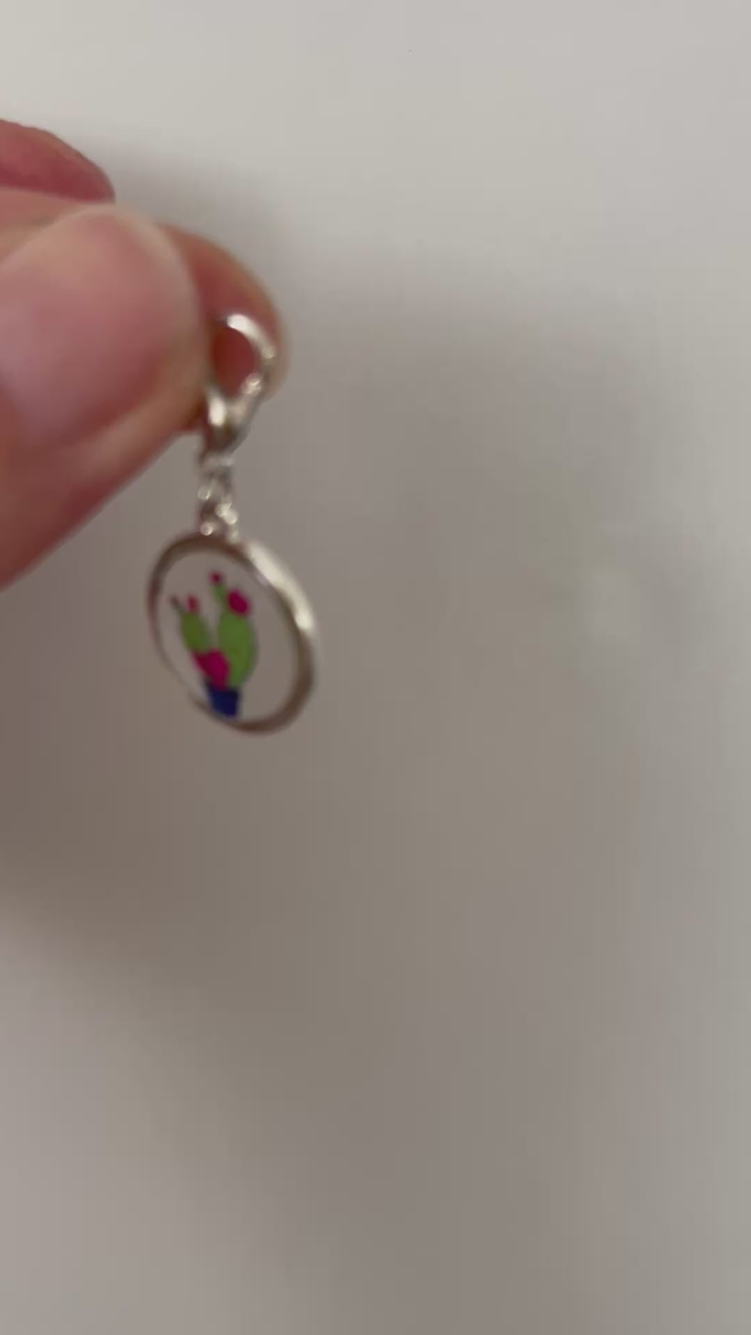 Charm Cactus en Résine — Breloque artisanale