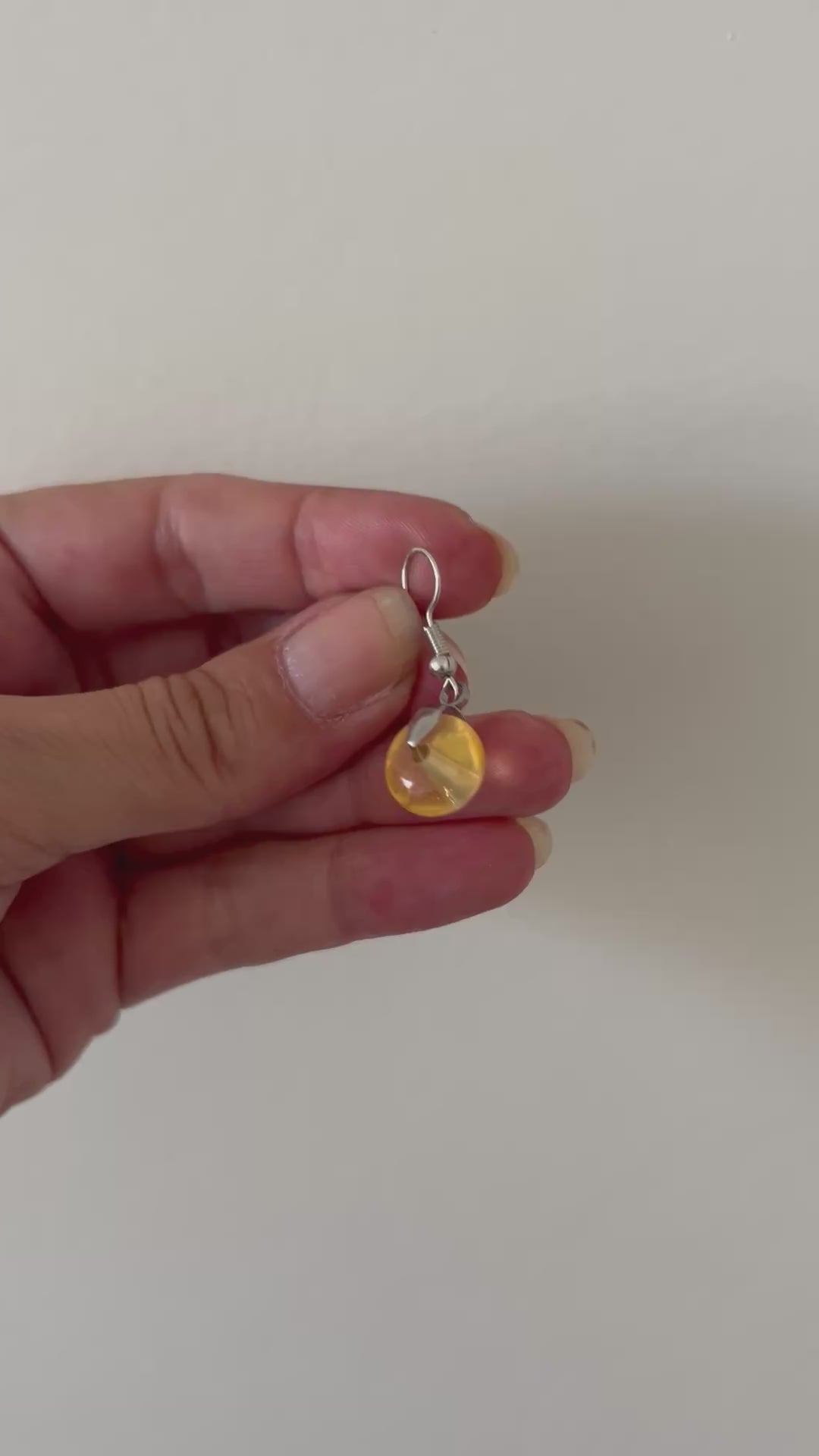 Boucles d'oreilles Pendantes Donut Jaune Miel en Résine — Crochets argentés