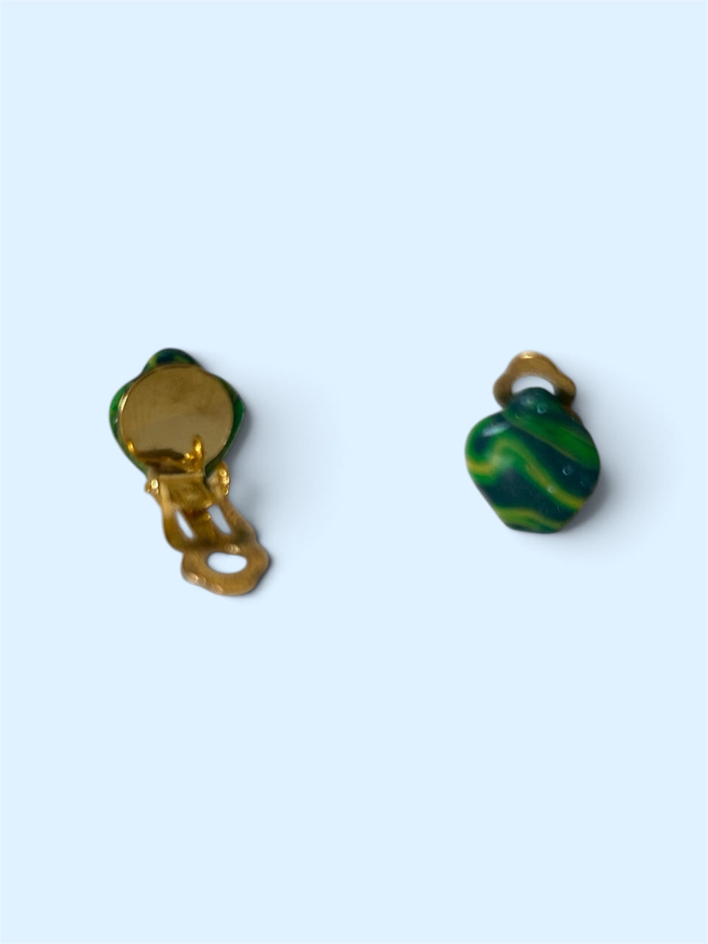 Puces d'oreilles Carrées Malachite en Pâte Polymère — Artisanales